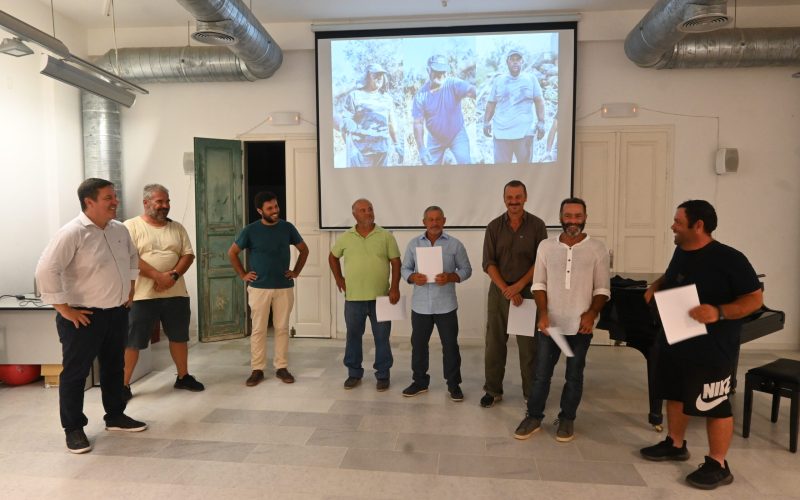 Chris Theocharis (3) ios